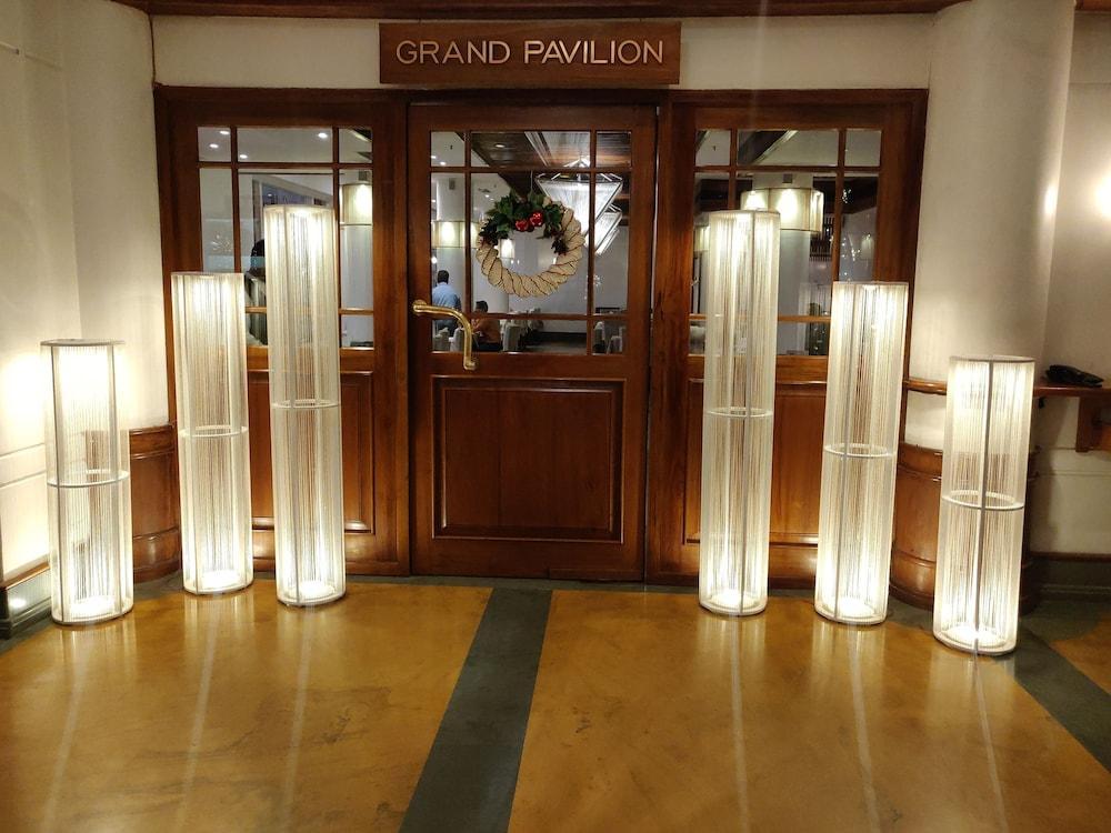 Grand Hotel Kochi Bagian luar foto
