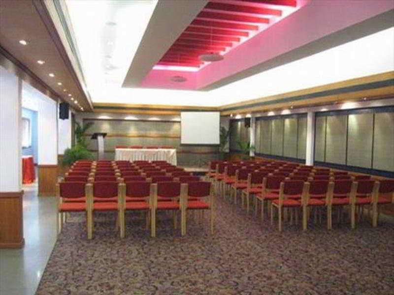 Grand Hotel Kochi Bagian luar foto