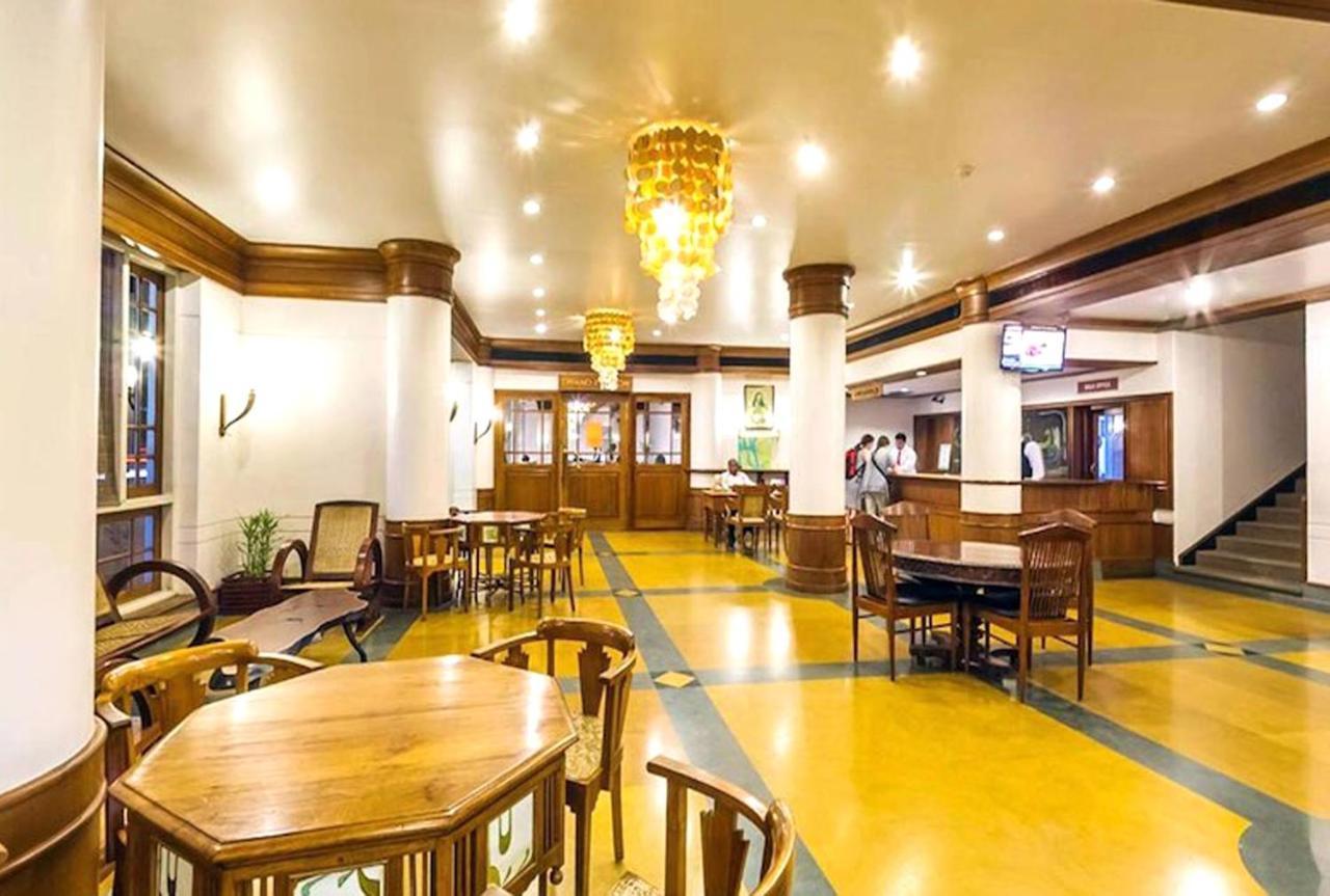 Grand Hotel Kochi Bagian luar foto